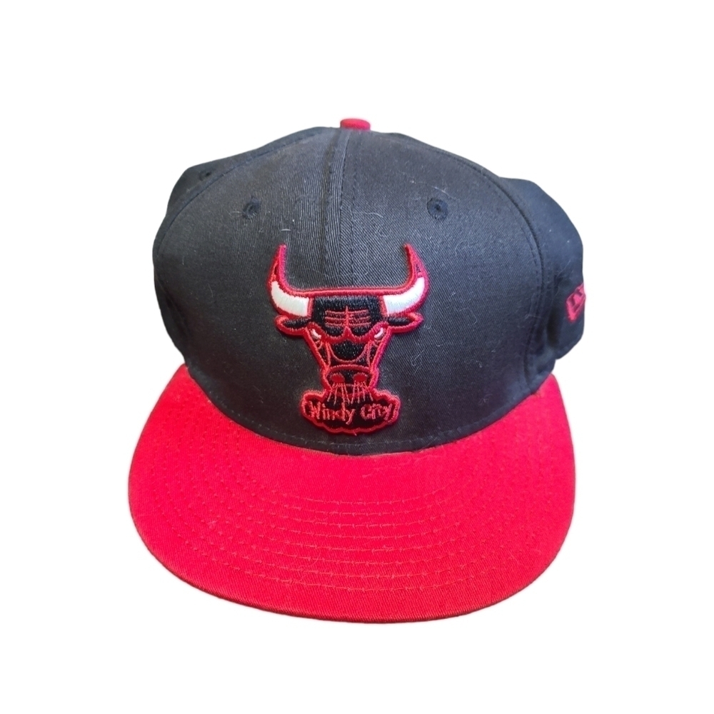Red and black Chicago Bulls windy city snapback trucker baseball hat c…